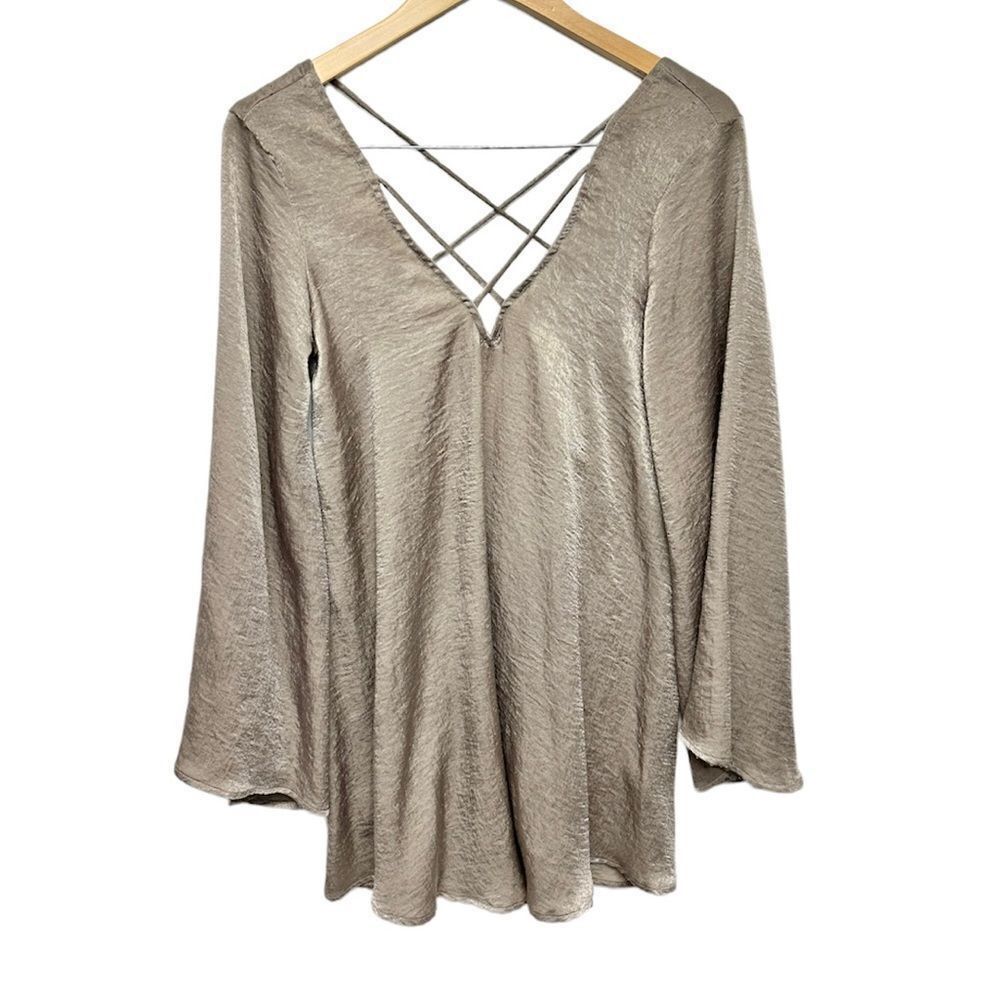 Show me yourâ Mumu Crisscross BellâSleeve Blouse SizeâXS